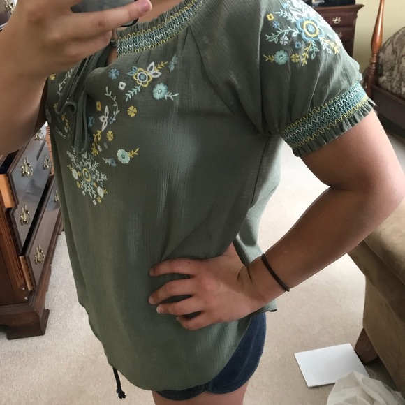 Army green blouse shirt - Picture 3 of 6